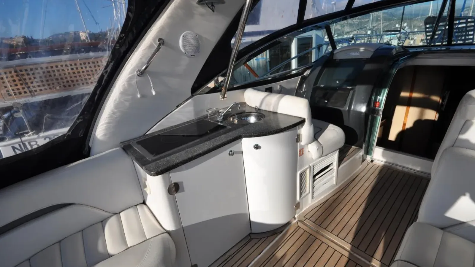 Doral42-LCRiviera_Conciergerie_de_Luxe-Yacht-Achat (8)