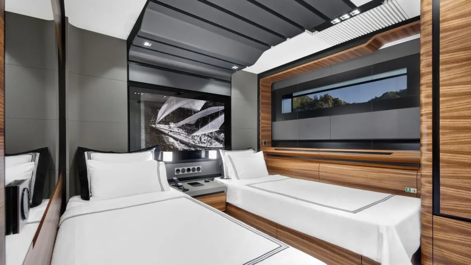 FX38-LCRiviera_Conciergerie_de_Luxe-Yacht-Location (14)