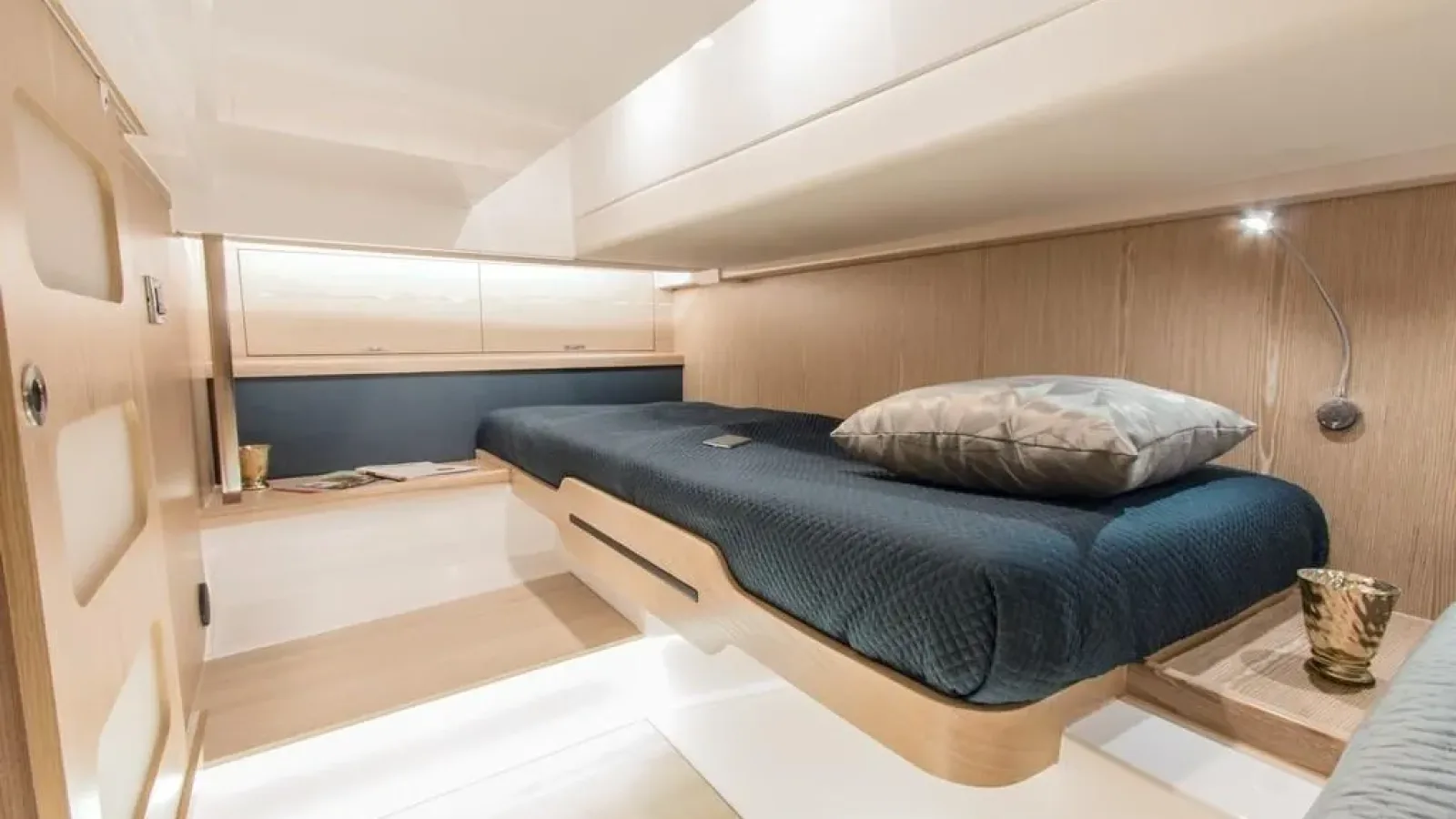 Fjord44-LCRiviera_Conciergerie_de_Luxe-Yacht-Location (2)