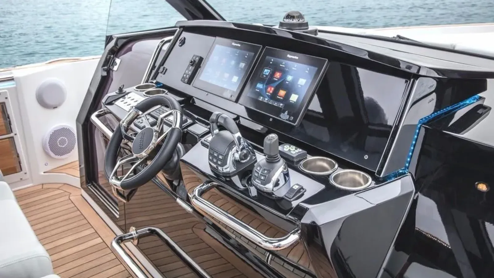 Fjord44-LCRiviera_Conciergerie_de_Luxe-Yacht-Location (7)