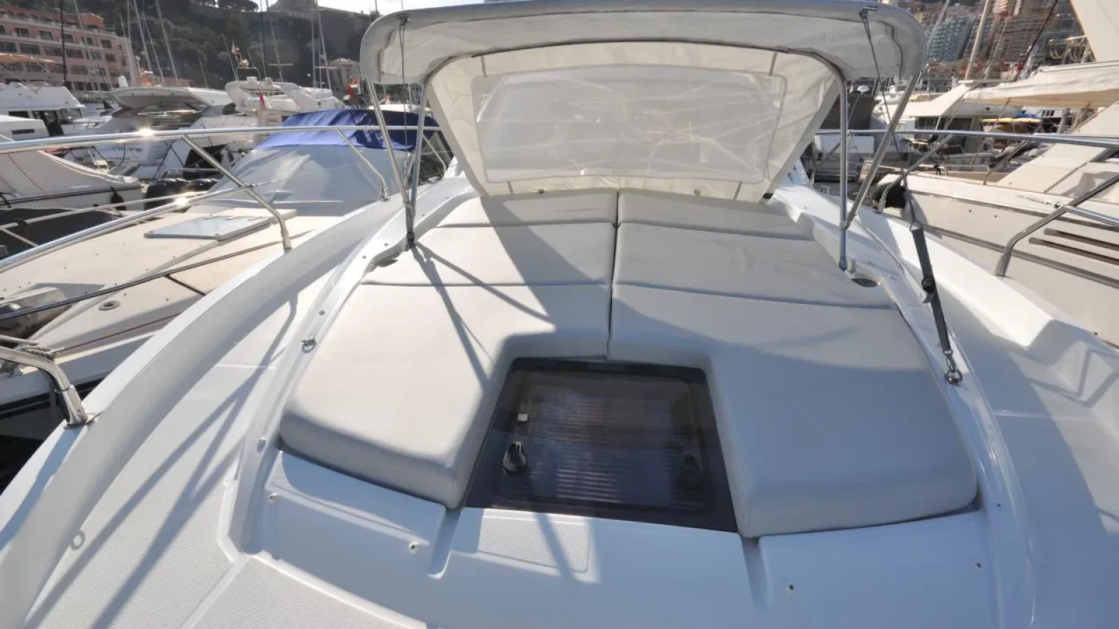 GT41-LCRiviera_Conciergerie_de_Luxe-Yacht-Achat (10)