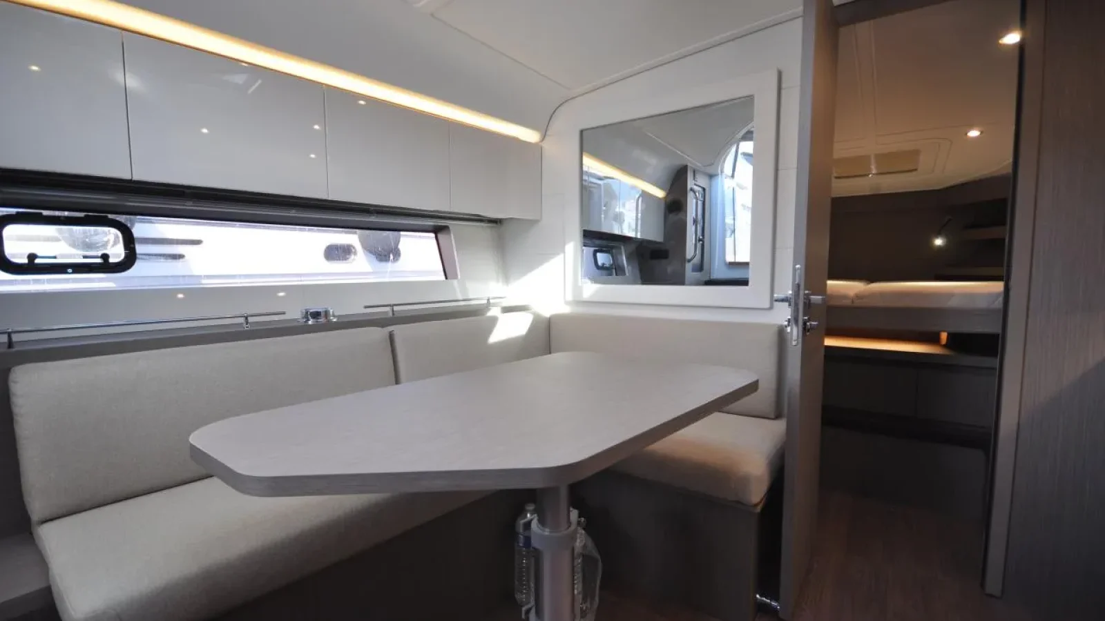 GT41-LCRiviera_Conciergerie_de_Luxe-Yacht-Achat (12)