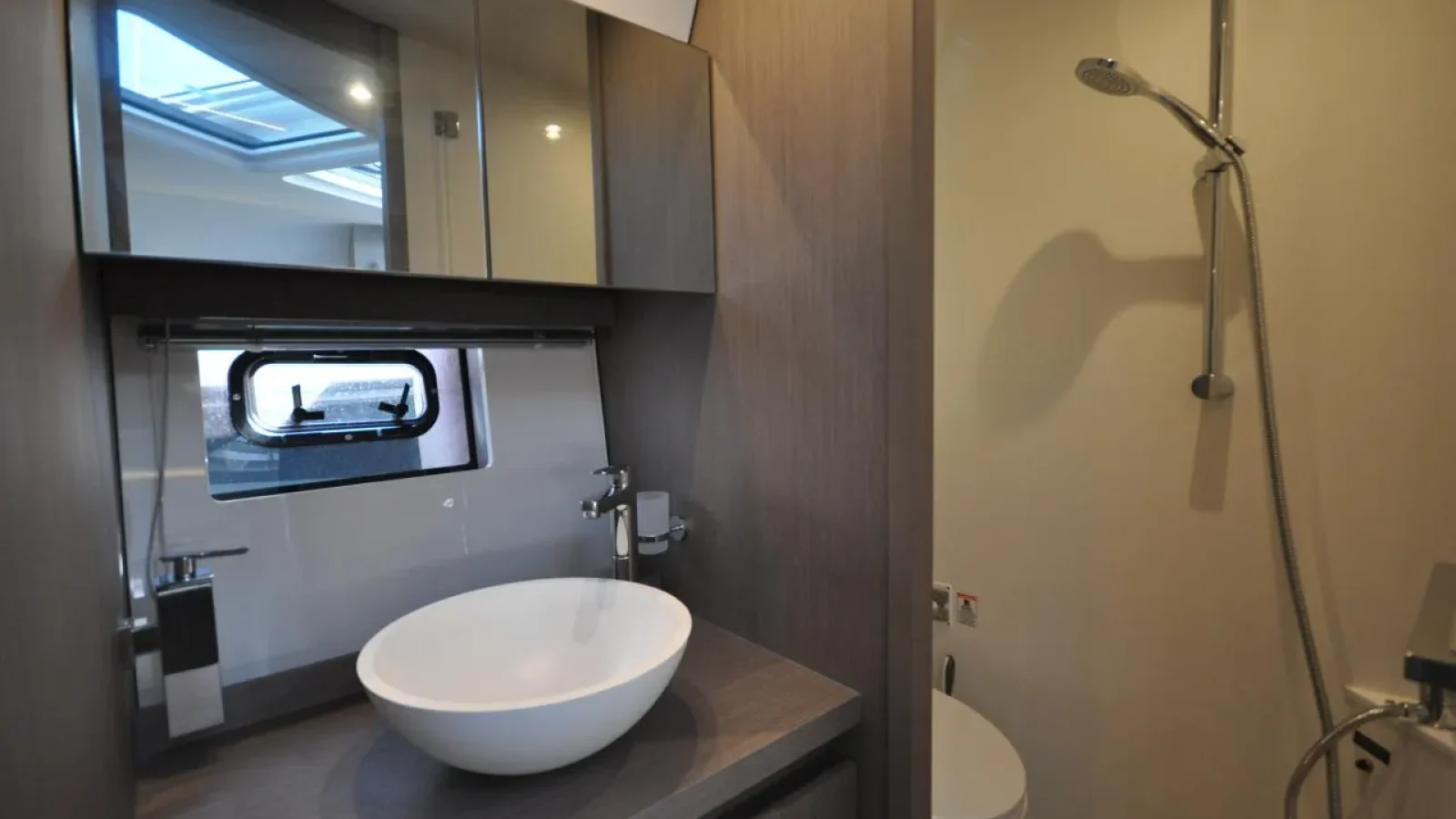GT41-LCRiviera_Conciergerie_de_Luxe-Yacht-Achat (14)