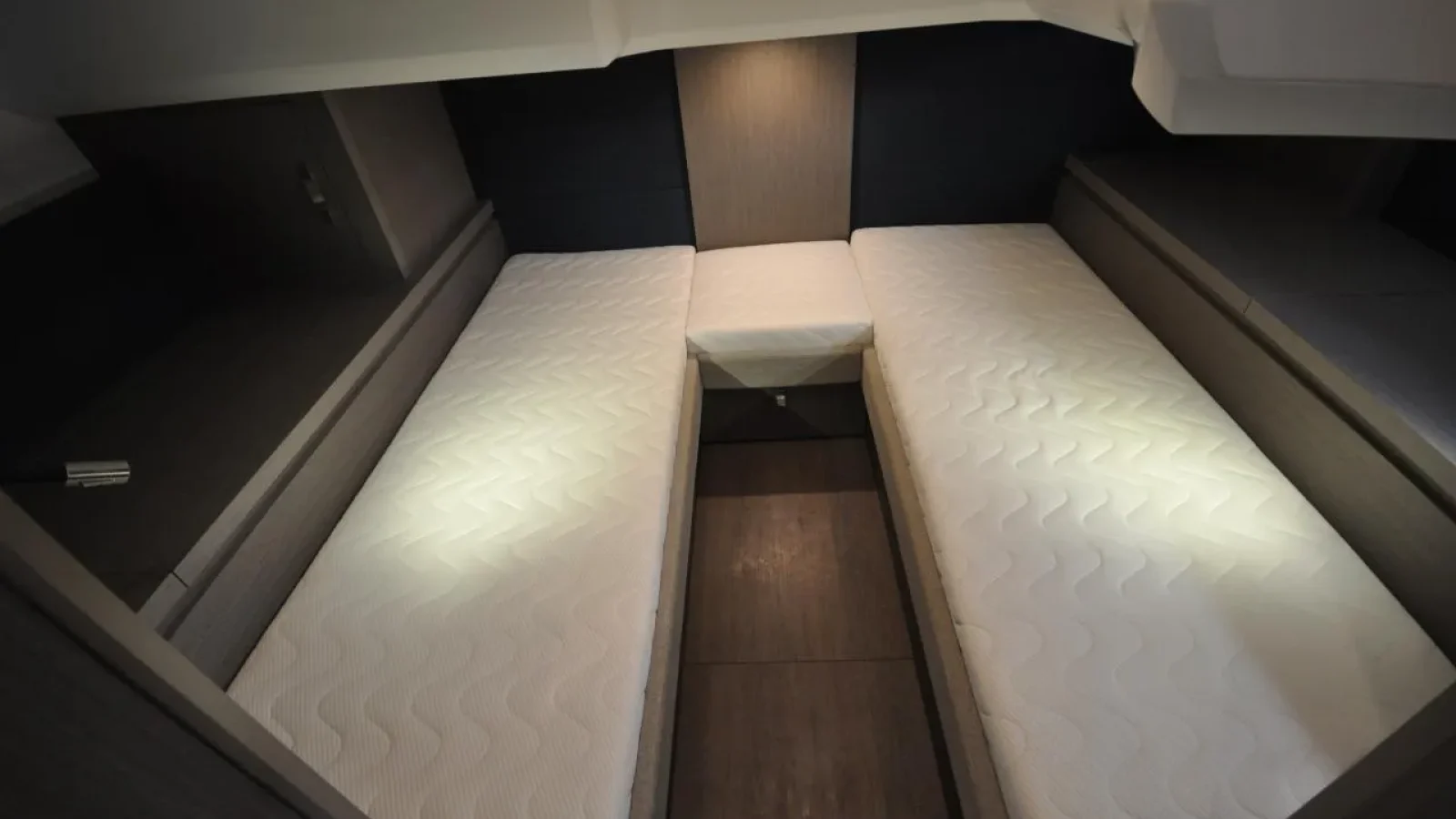 GT41-LCRiviera_Conciergerie_de_Luxe-Yacht-Achat (16)