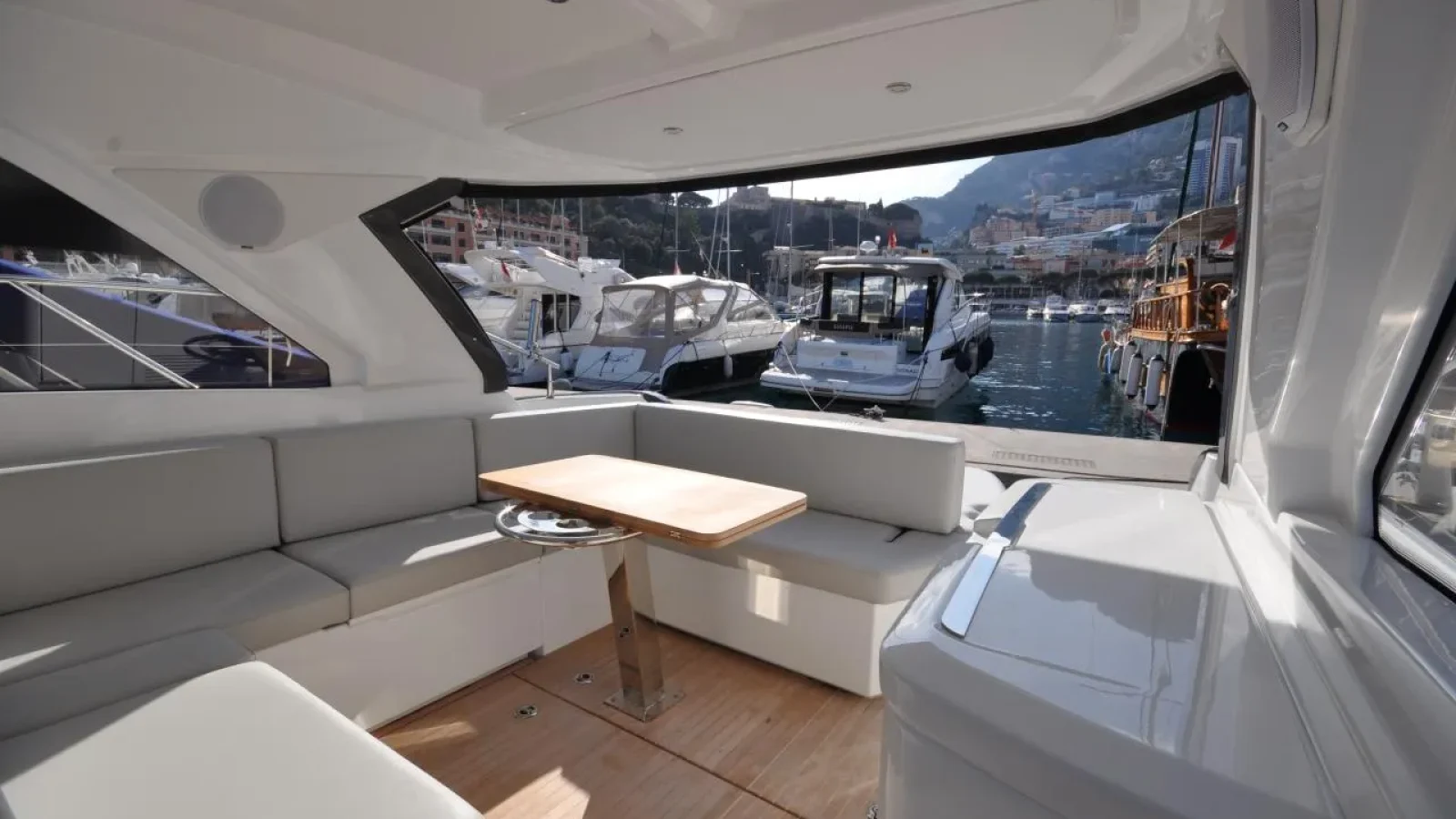 GT41-LCRiviera_Conciergerie_de_Luxe-Yacht-Achat (5)