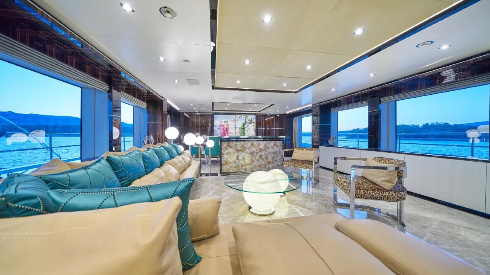 Happy_Me-LCRiviera_Conciergerie_de_Luxe-Yacht-Location (14)