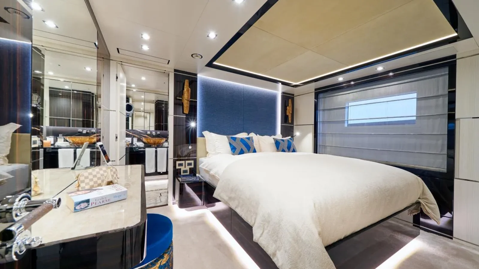 Happy_Me-LCRiviera_Conciergerie_de_Luxe-Yacht-Location (16)