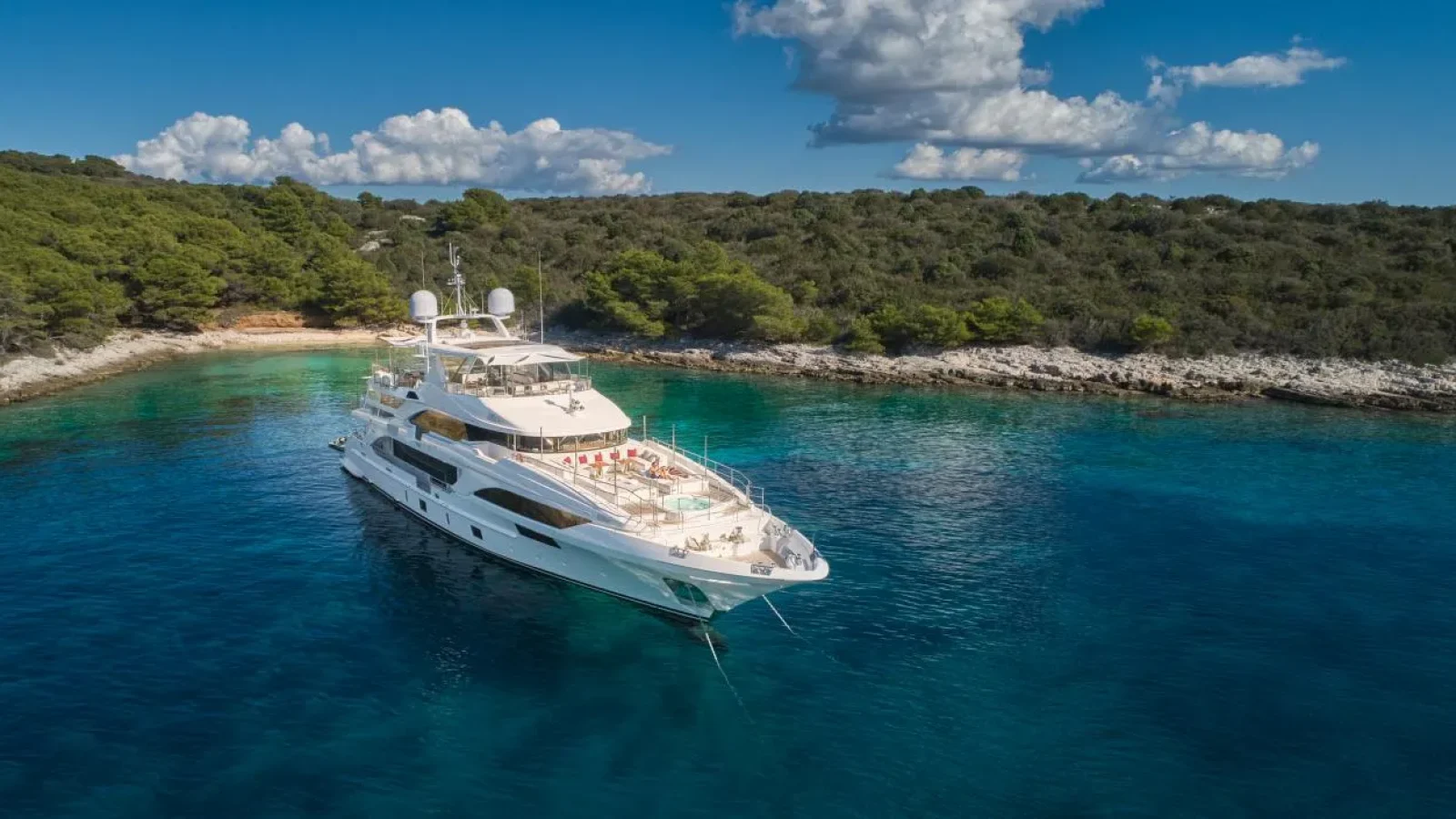 Happy_Me-LCRiviera_Conciergerie_de_Luxe-Yacht-Location (3)