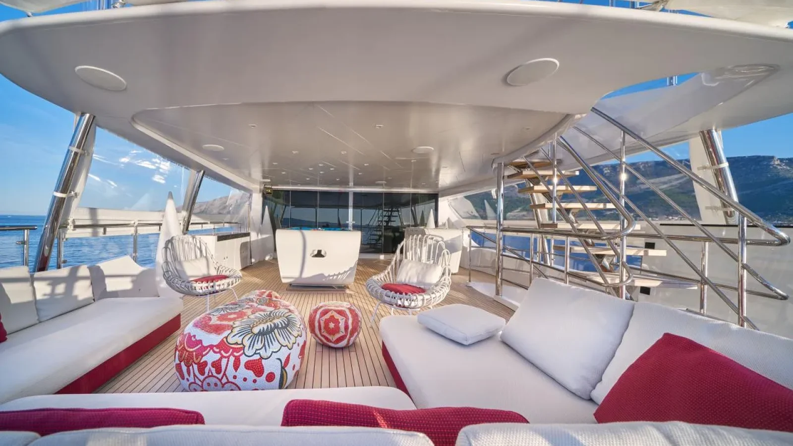 Happy_Me-LCRiviera_Conciergerie_de_Luxe-Yacht-Location (8)