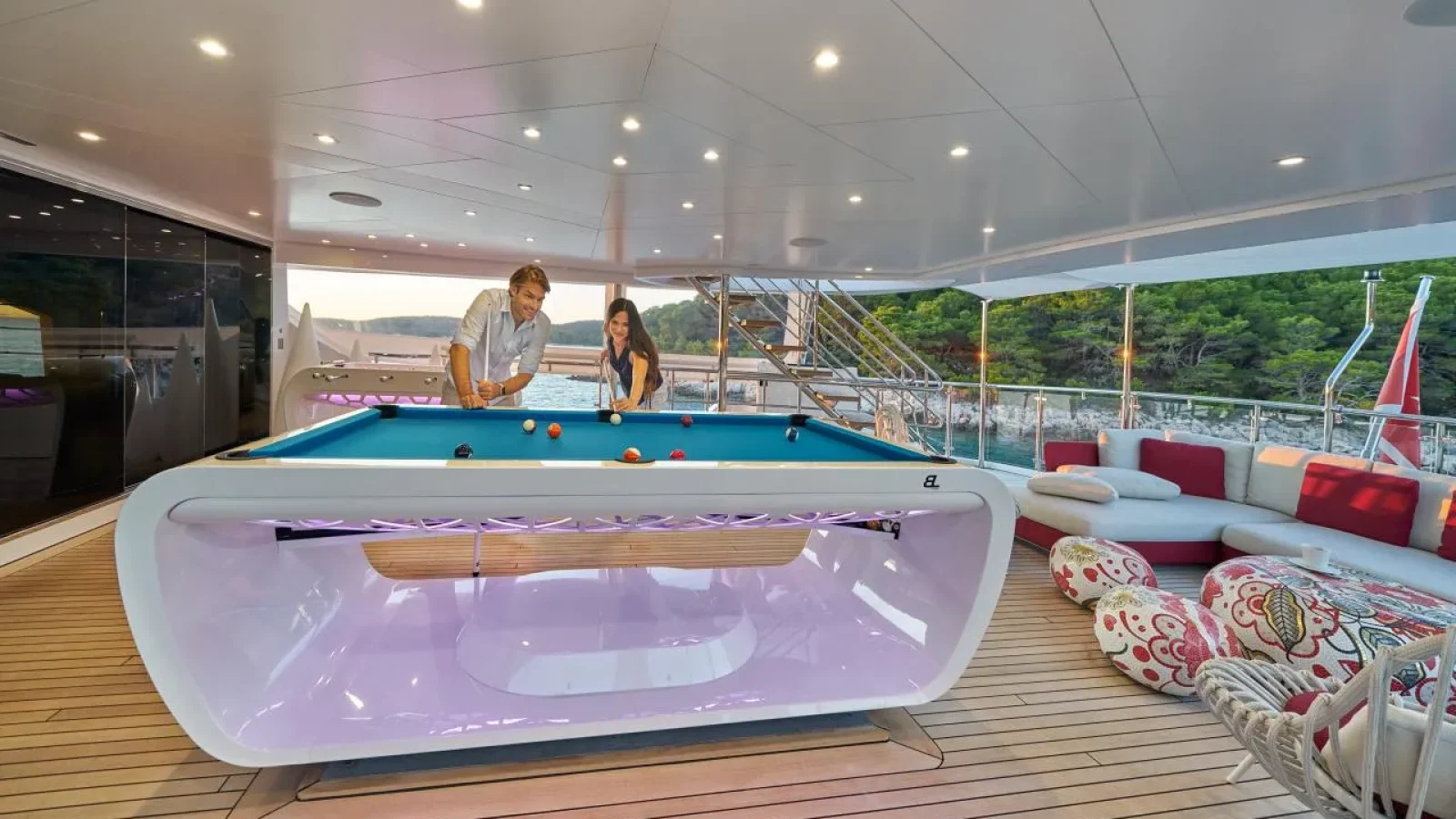 Happy_Me-LCRiviera_Conciergerie_de_Luxe-Yacht-Location (9)