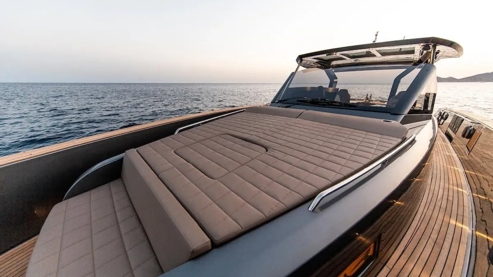 Infinity_Dream-LCRiviera_Conciergerie_de_Luxe-Yacht-Location (3)