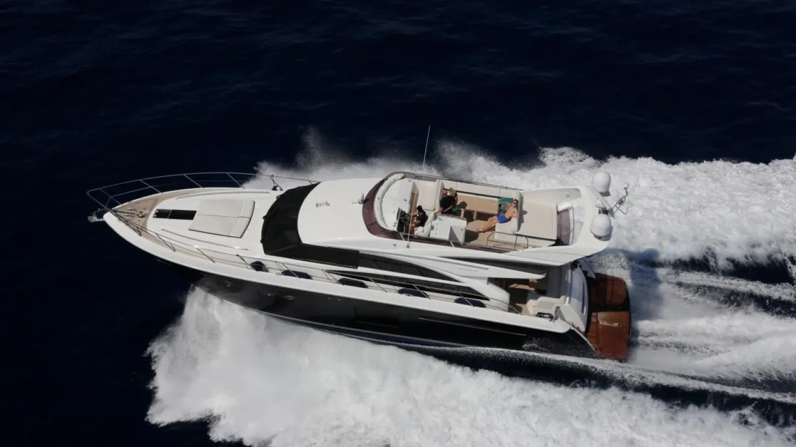 JTM999-LCRiviera_Conciergerie_de_Luxe-Yacht-Location (5)