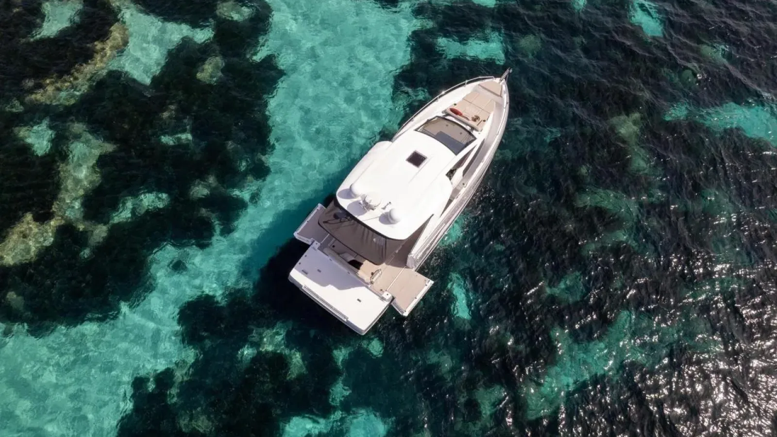 Jeavalsebrune-LCRiviera_Conciergerie_de_Luxe-Yacht-Location (10)