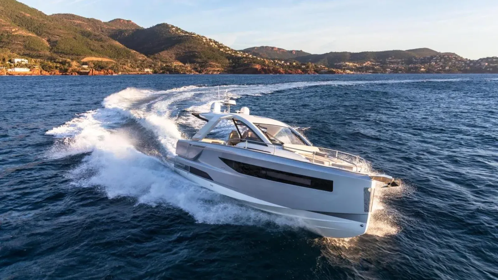 Jeavalsebrune-LCRiviera_Conciergerie_de_Luxe-Yacht-Location (16)