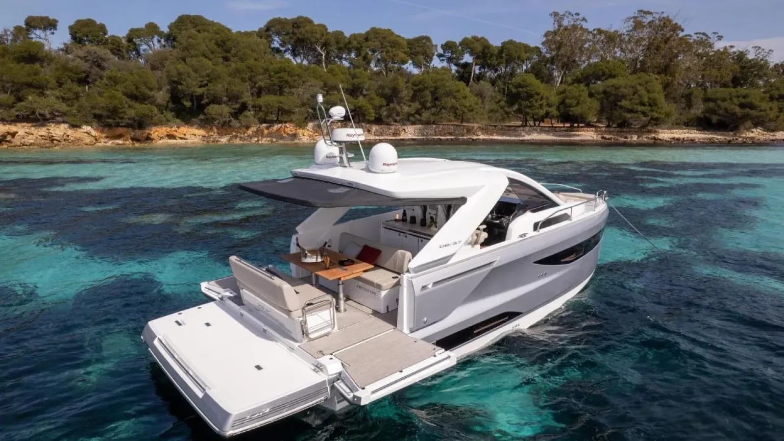 Jeavalsebrune-LCRiviera_Conciergerie_de_Luxe-Yacht-Location (9)