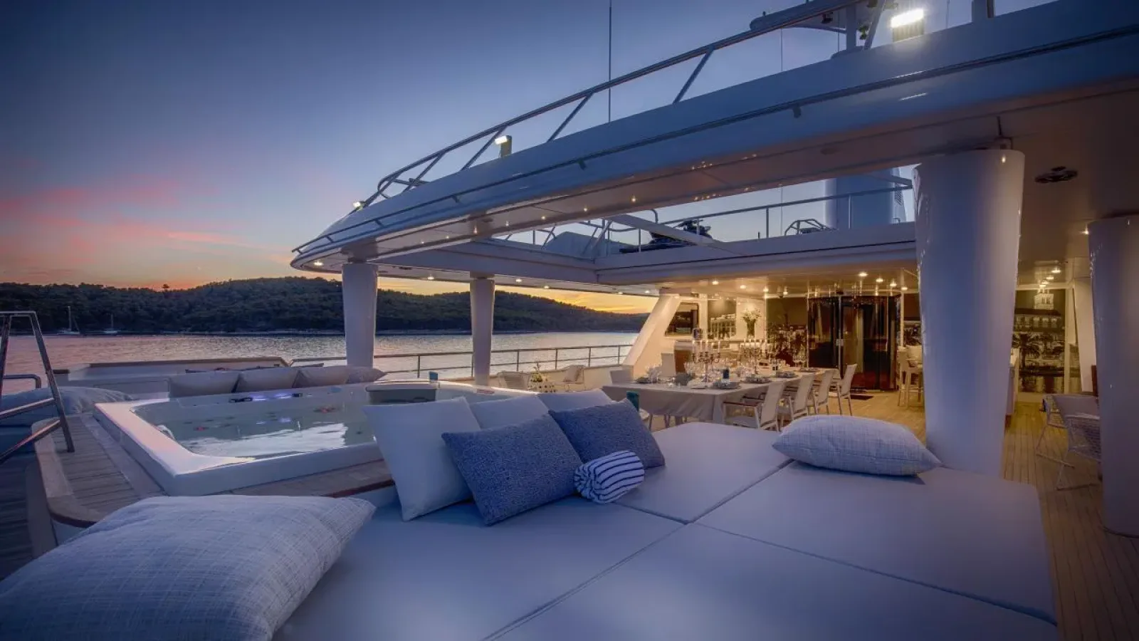 Katina-LCRiviera_Conciergerie_de_Luxe-Yacht-Location (11)
