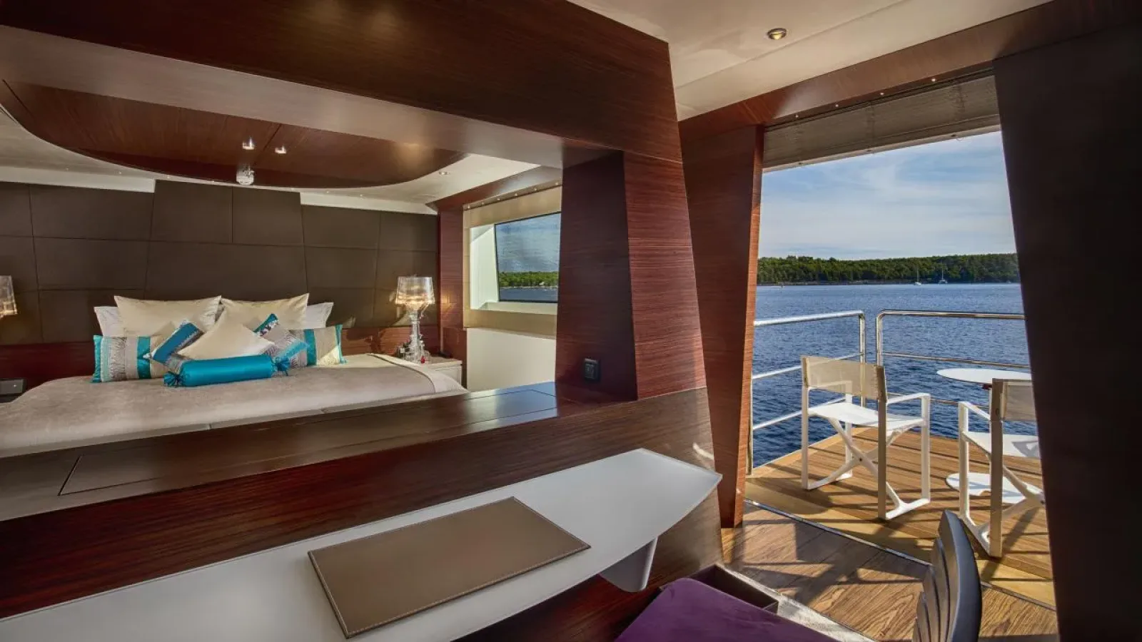 Katina-LCRiviera_Conciergerie_de_Luxe-Yacht-Location (17)