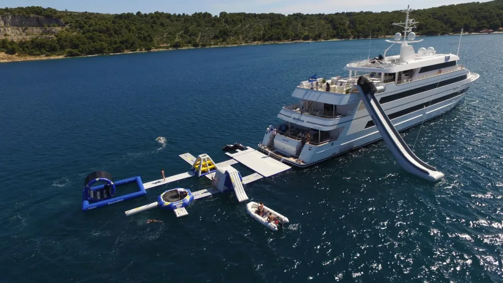 Katina-LCRiviera_Conciergerie_de_Luxe-Yacht-Location (5)