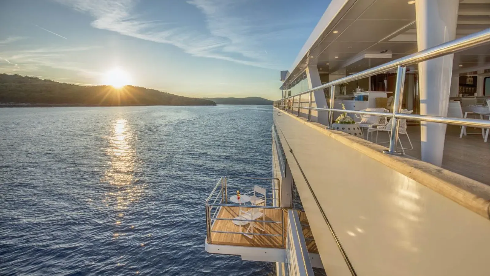 Katina-LCRiviera_Conciergerie_de_Luxe-Yacht-Location (8)