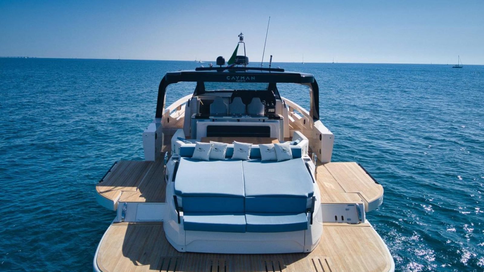 LCRiviera_Conciergerie_de_Luxe-Yacht-Achat-Cayman540WA (4)
