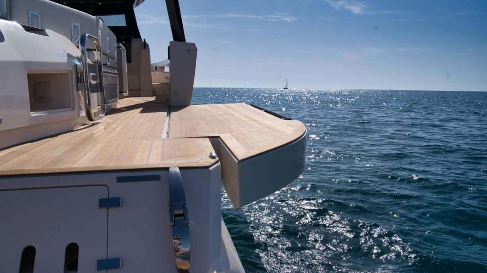 LCRiviera_Conciergerie_de_Luxe-Yacht-Achat-Cayman540WA (6)