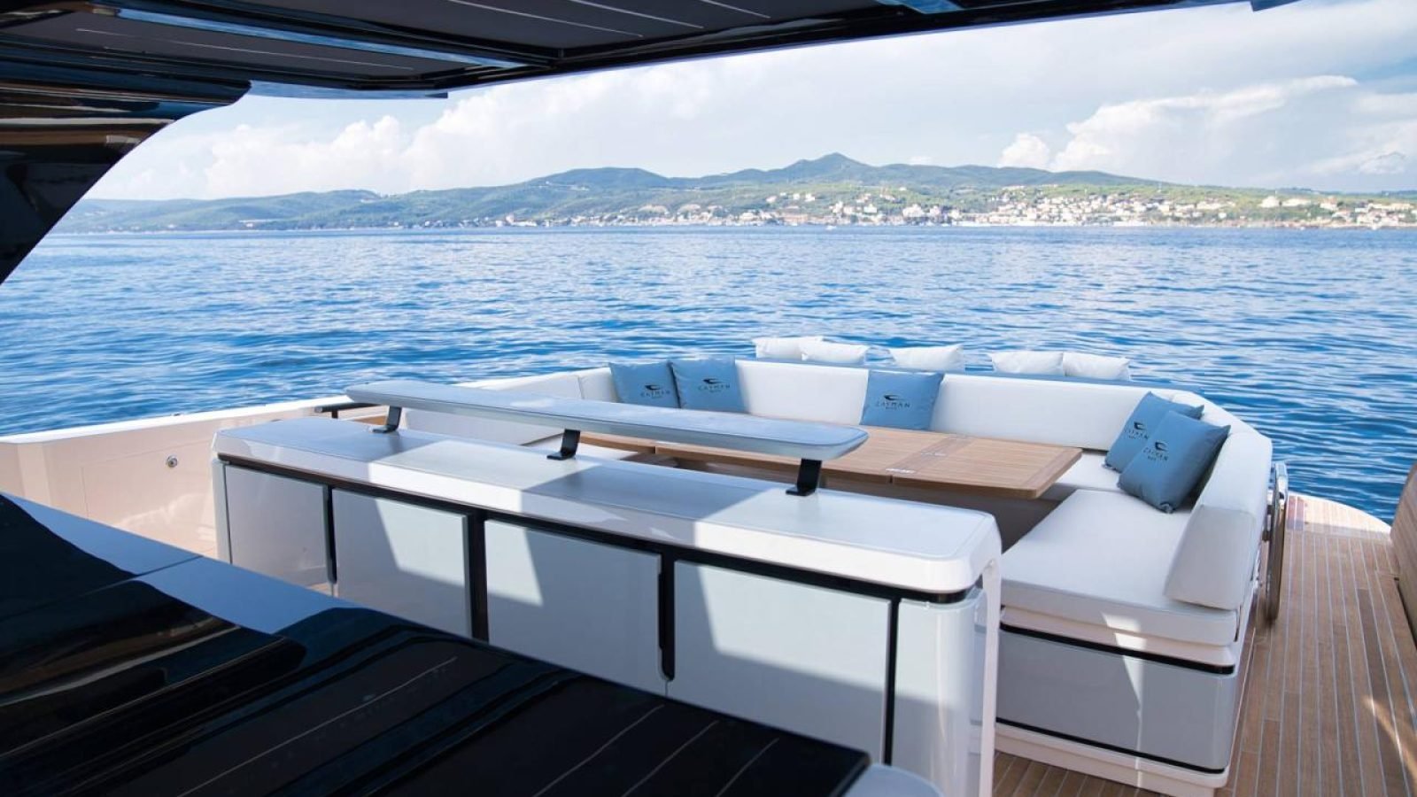 LCRiviera_Conciergerie_de_Luxe-Yacht-Achat-Cayman540WA (7)