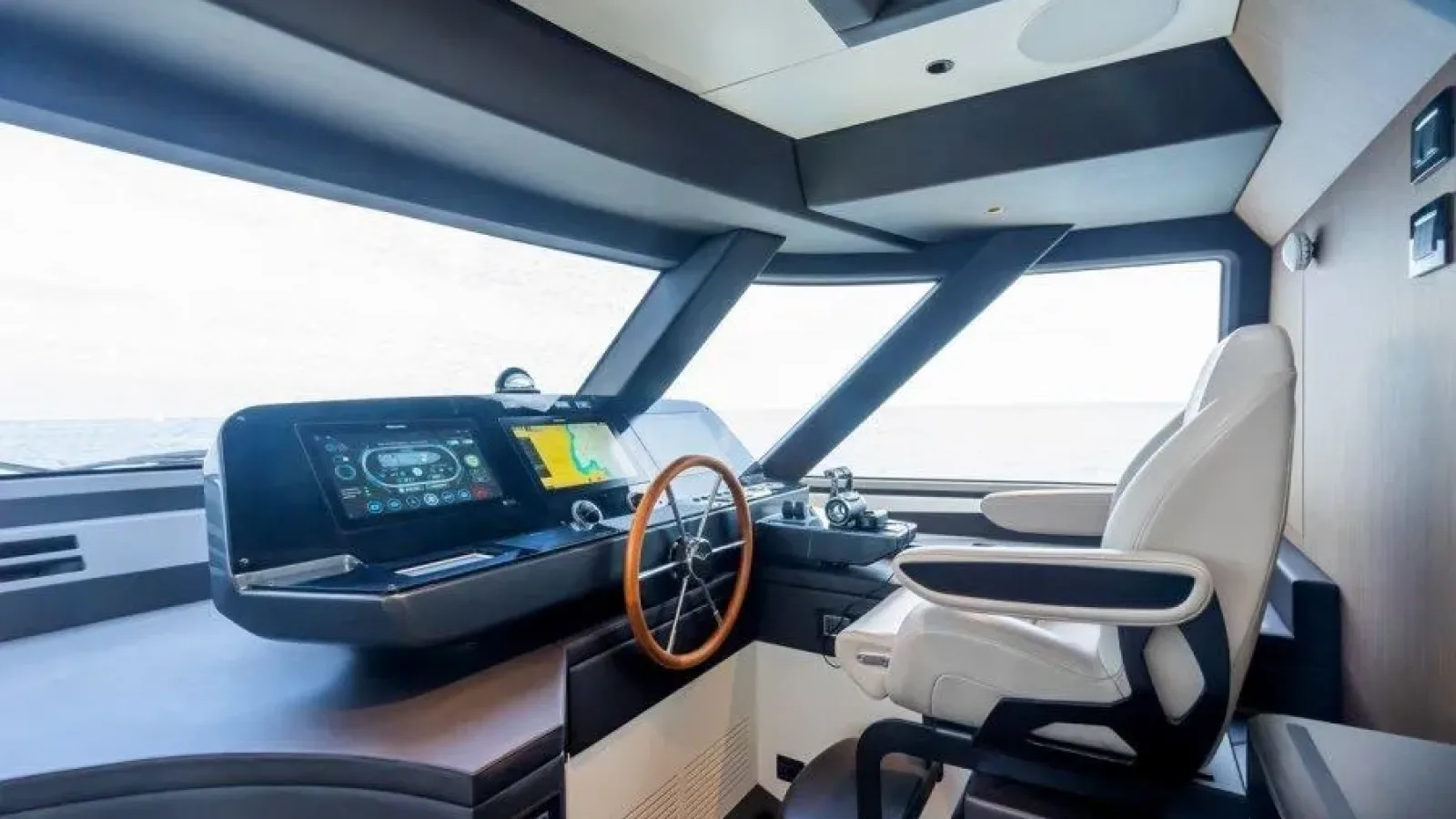 Magellano25-LCRiviera_Conciergerie_de_Luxe-Yacht-Achat (13)