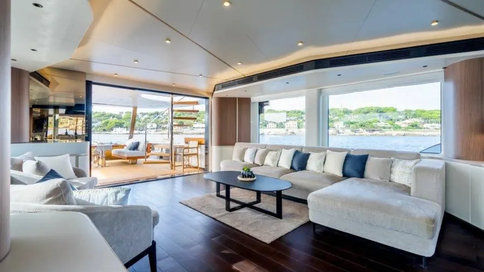 Magellano25-LCRiviera_Conciergerie_de_Luxe-Yacht-Achat (16)