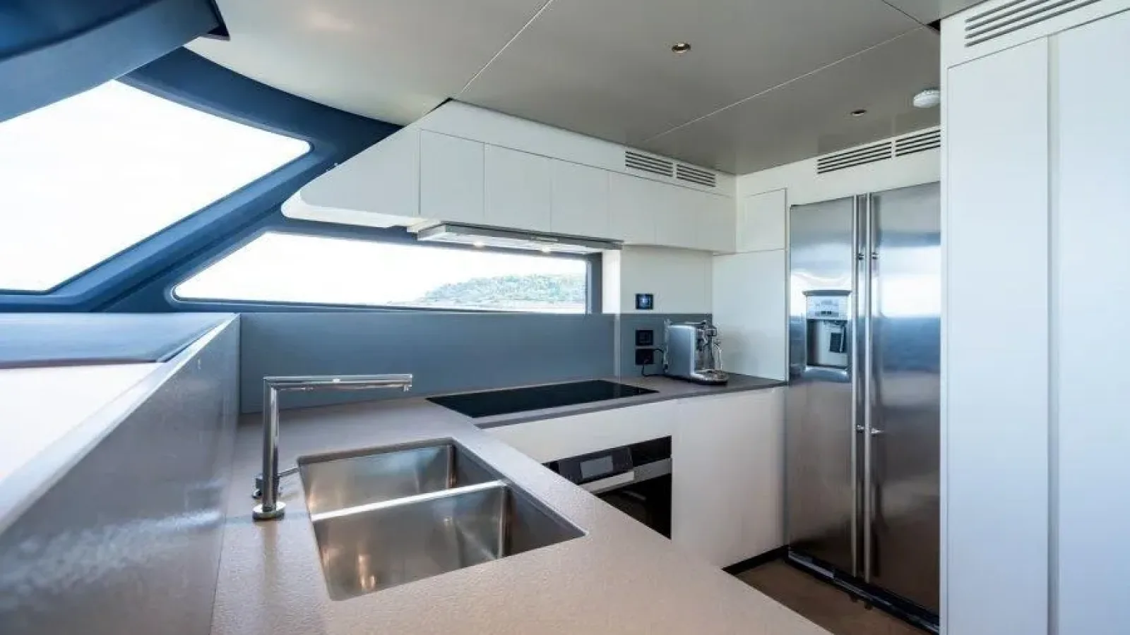 Magellano25-LCRiviera_Conciergerie_de_Luxe-Yacht-Achat (17)