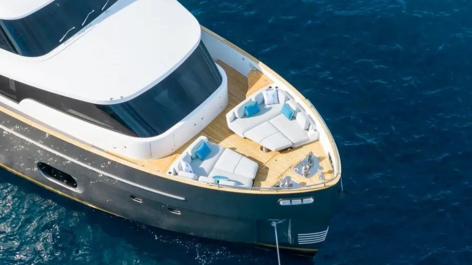 Magellano25-LCRiviera_Conciergerie_de_Luxe-Yacht-Achat (5)