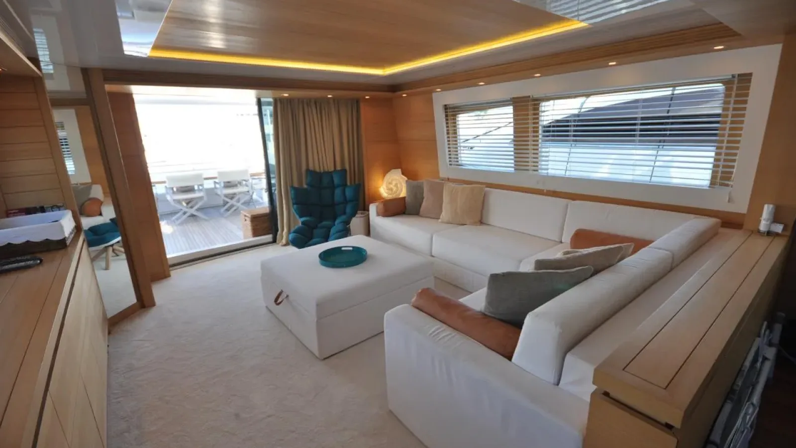 Maiora27-LCRiviera_Conciergerie_de_Luxe-Yacht-Achat (10)