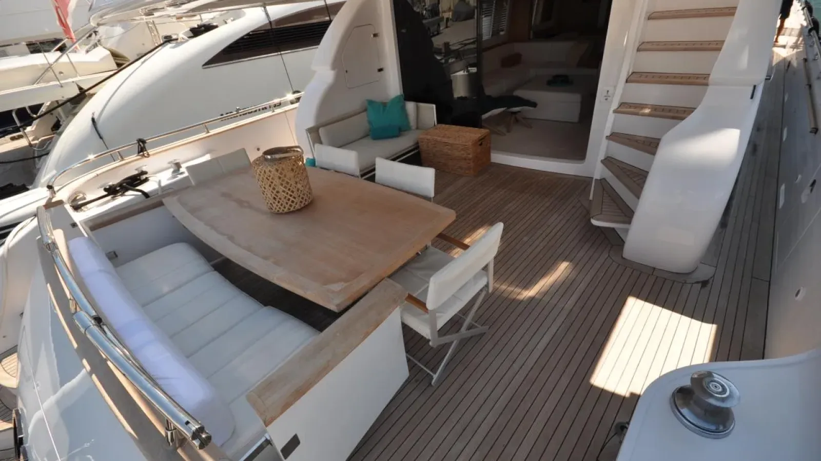 Maiora27-LCRiviera_Conciergerie_de_Luxe-Yacht-Achat (3)