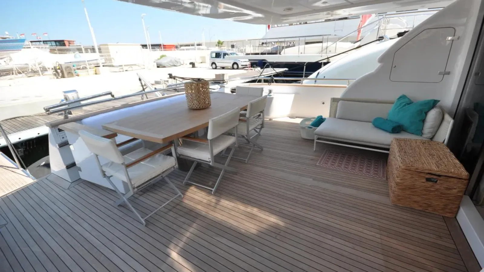 Maiora27-LCRiviera_Conciergerie_de_Luxe-Yacht-Achat (4)