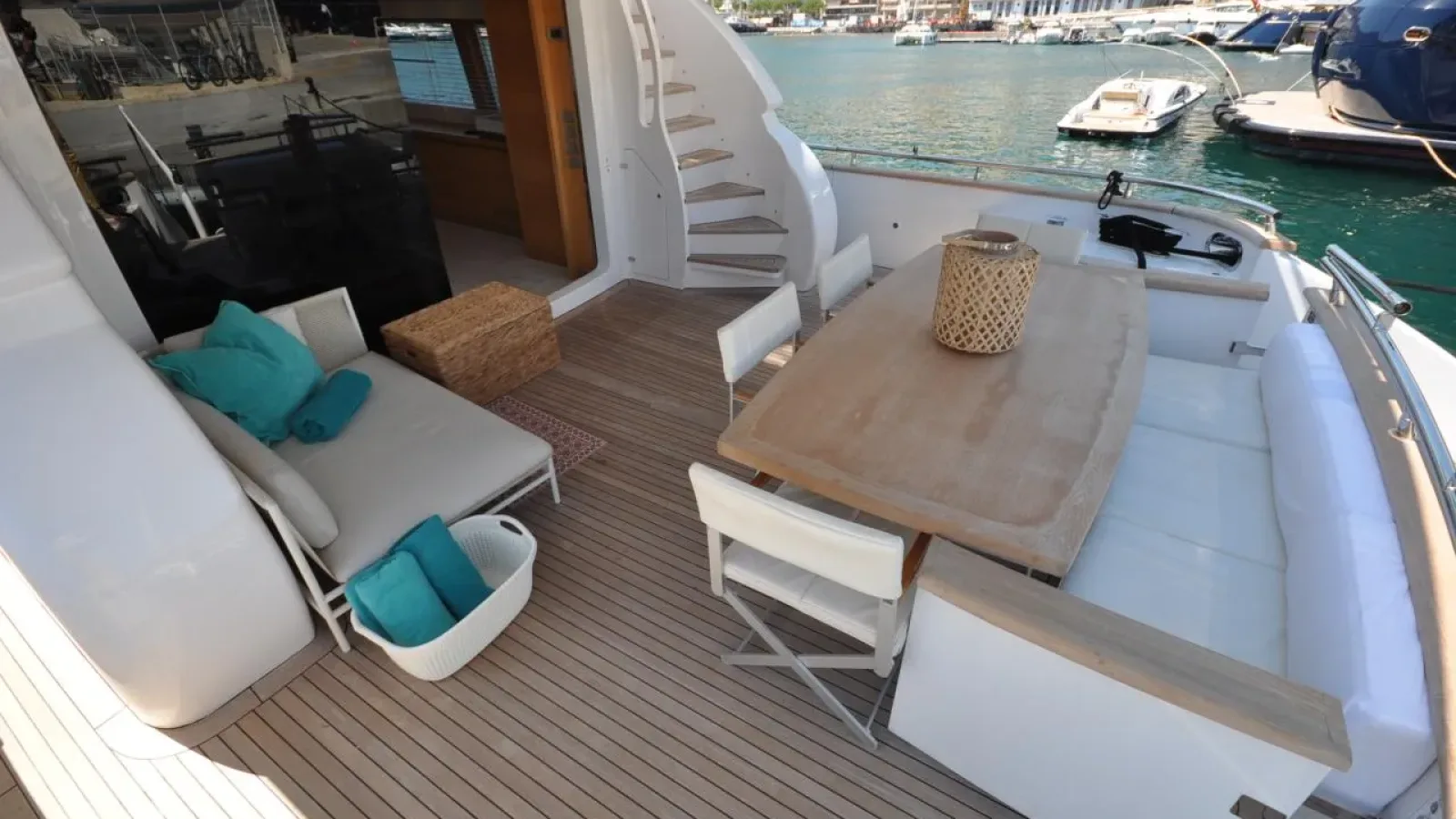 Maiora27-LCRiviera_Conciergerie_de_Luxe-Yacht-Achat (5)