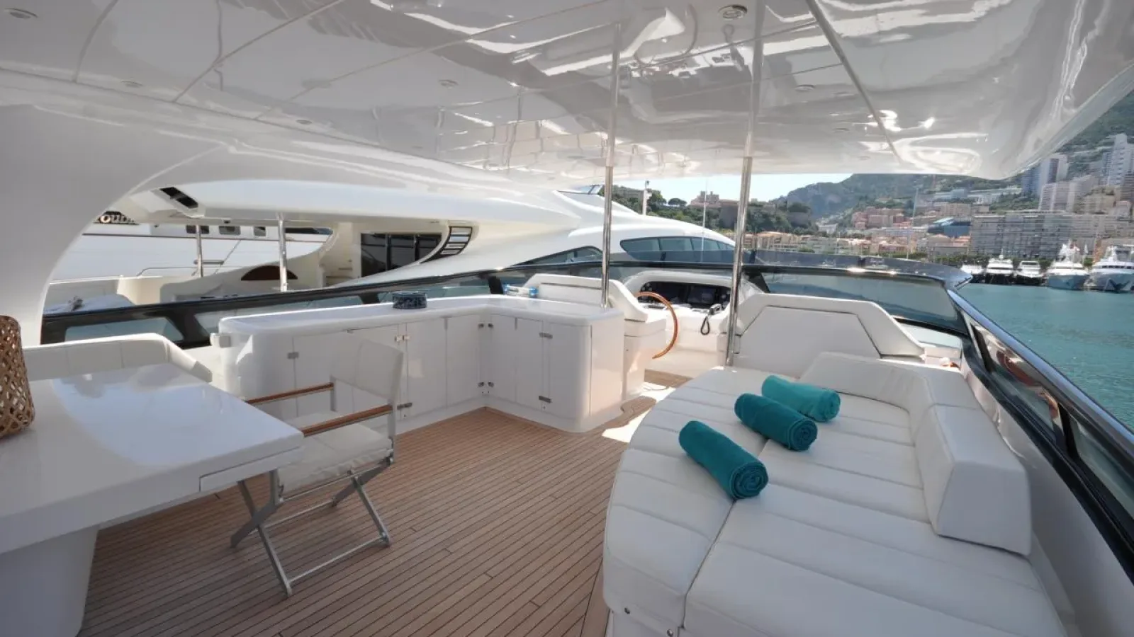 Maiora27-LCRiviera_Conciergerie_de_Luxe-Yacht-Achat (7)
