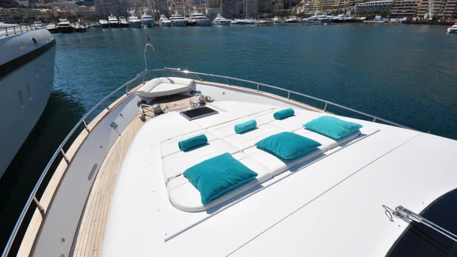 Maiora27-LCRiviera_Conciergerie_de_Luxe-Yacht-Achat (8)