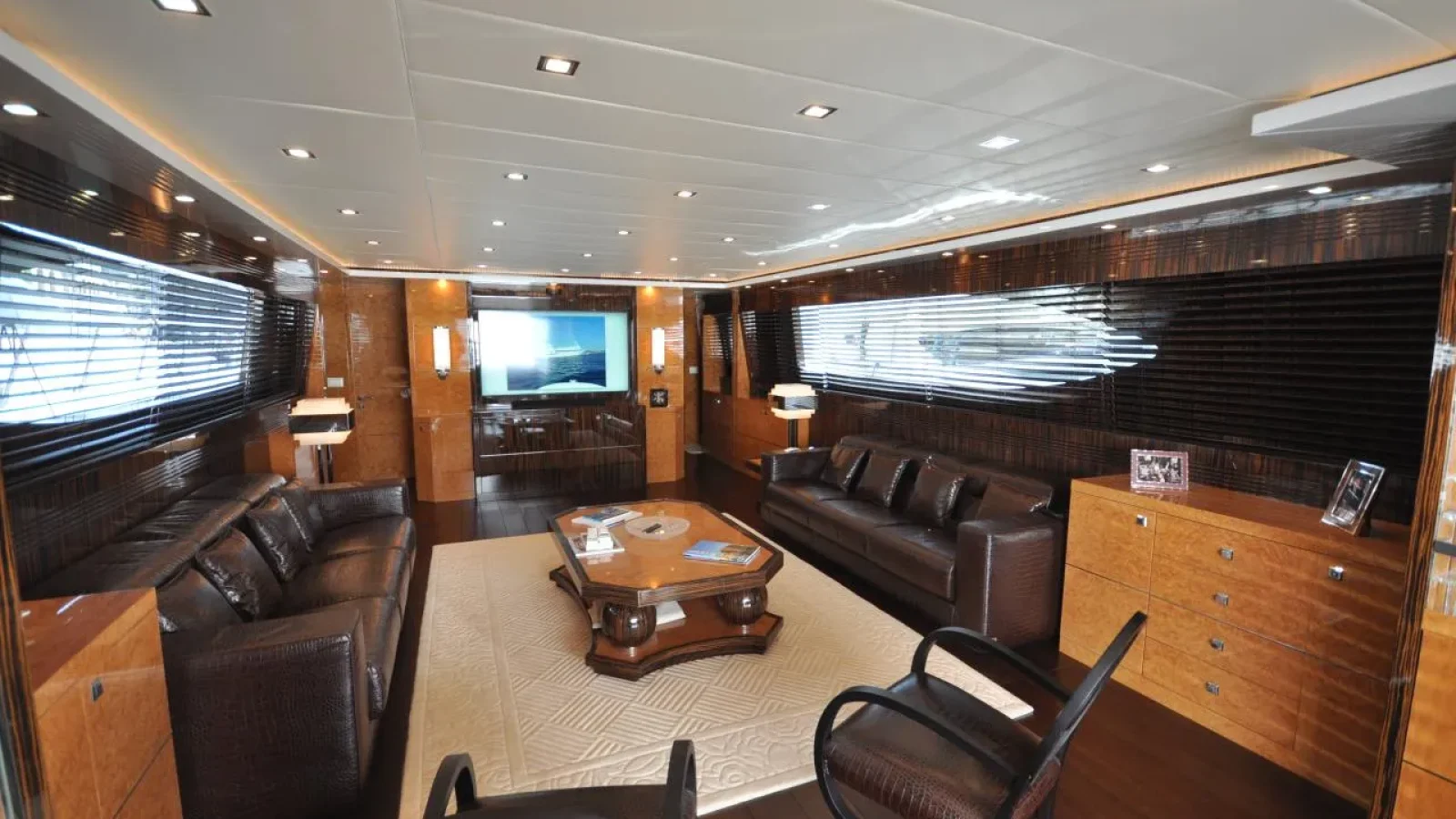 Maiora31DP-LCRiviera_Conciergerie_de_Luxe-Yacht-Achat (12)