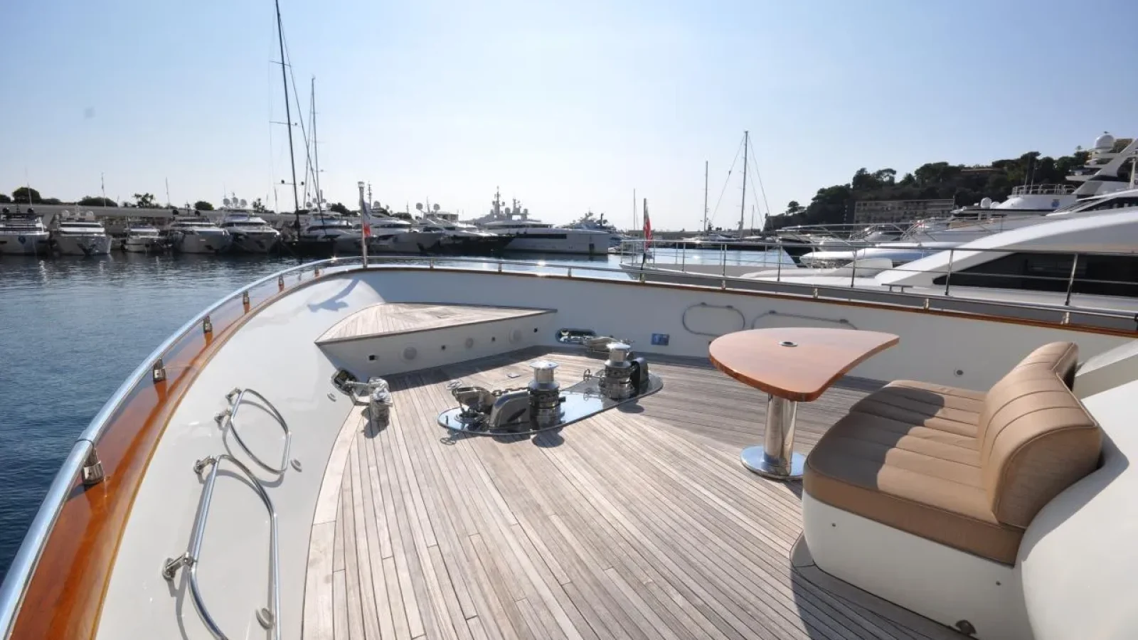 Maiora31DP-LCRiviera_Conciergerie_de_Luxe-Yacht-Achat (8)