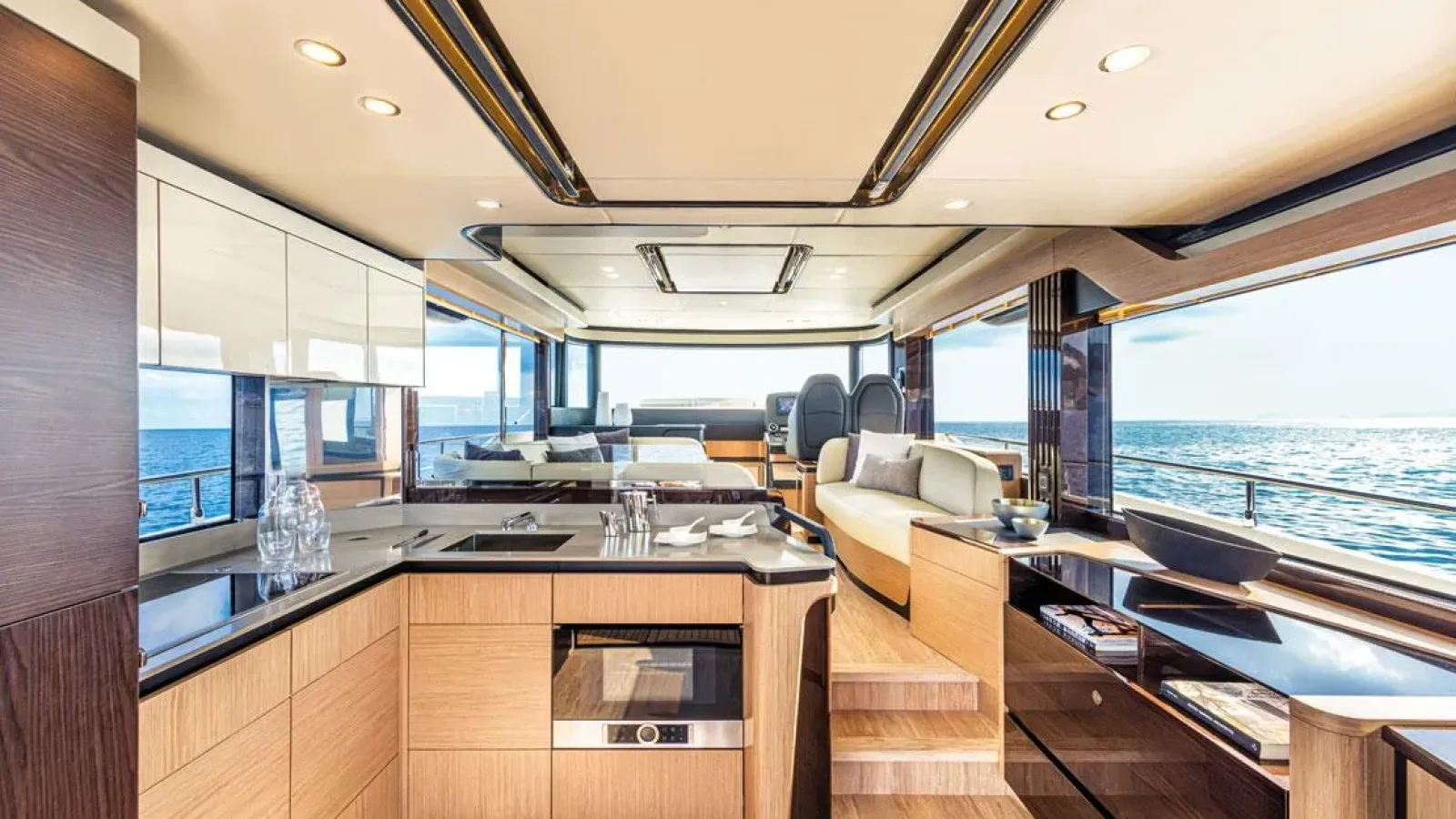 Navetta52-LCRiviera_Conciergerie_de_Luxe-Yacht-Location (11)