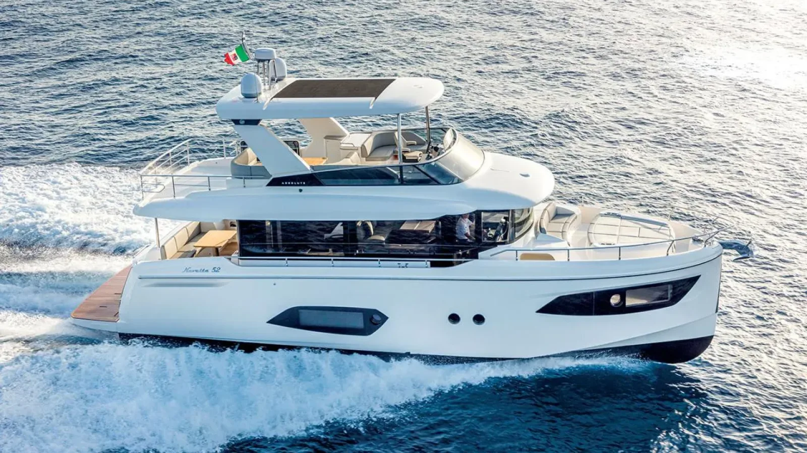 Navetta52-LCRiviera_Conciergerie_de_Luxe-Yacht-Location (17)