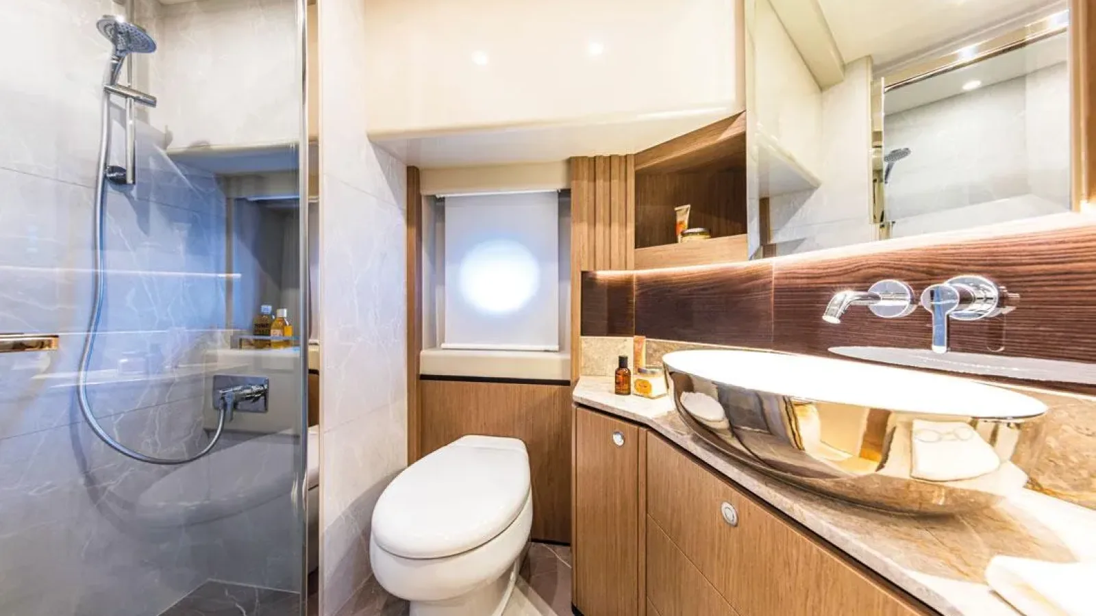 Navetta52-LCRiviera_Conciergerie_de_Luxe-Yacht-Location (4)