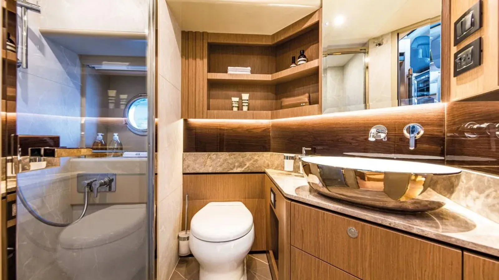 Navetta52-LCRiviera_Conciergerie_de_Luxe-Yacht-Location (6)