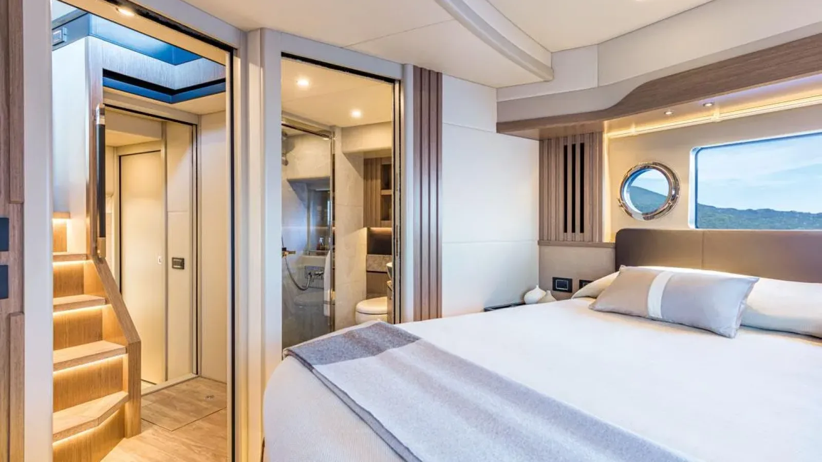 Navetta52-LCRiviera_Conciergerie_de_Luxe-Yacht-Location (7)