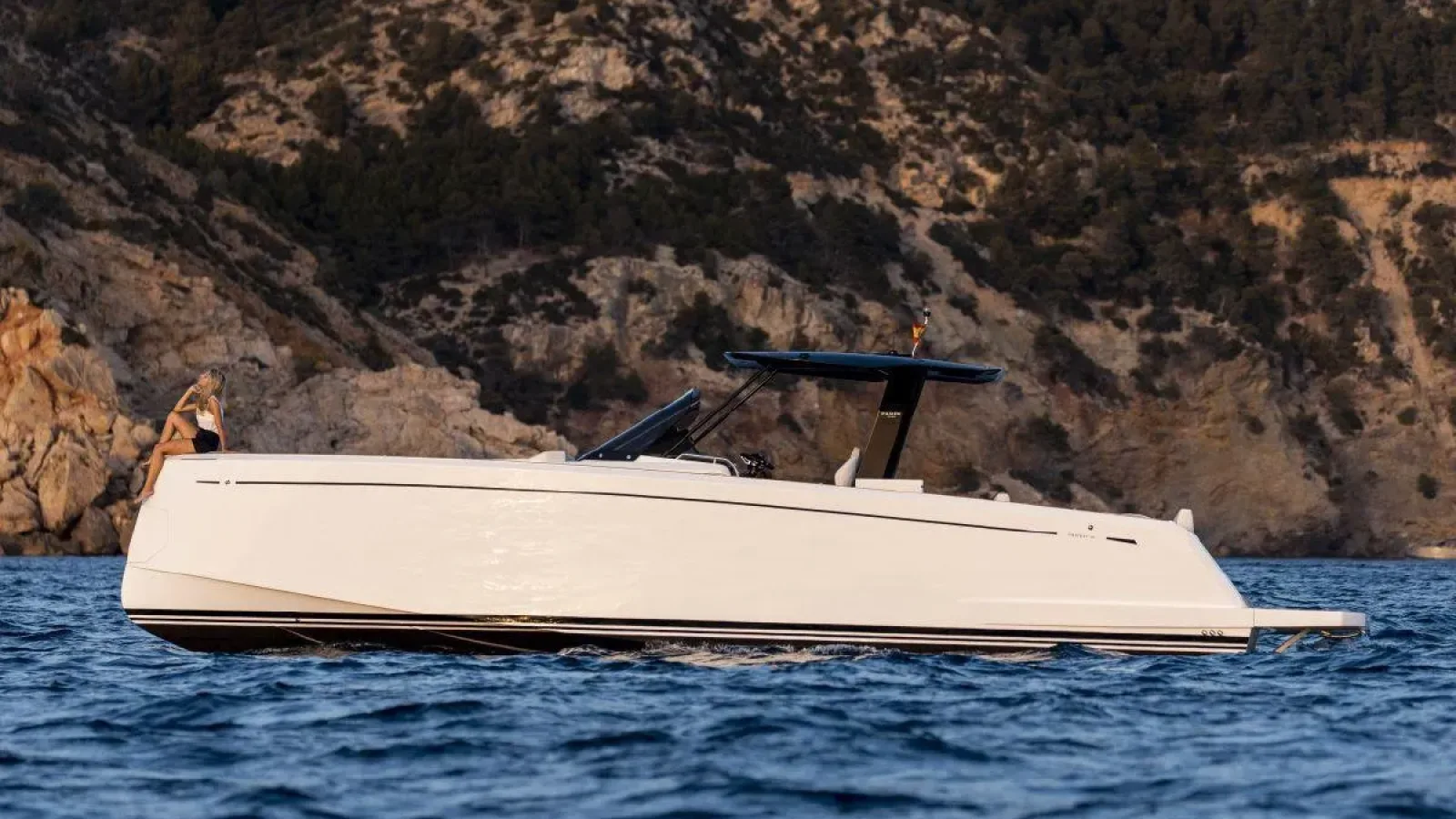Navis-LCRiviera_Conciergerie_de_Luxe-Yacht-Location (11)