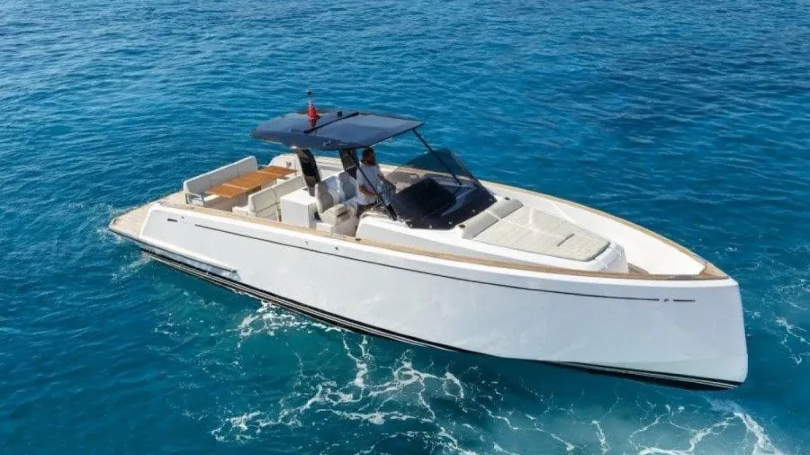 Navis-LCRiviera_Conciergerie_de_Luxe-Yacht-Location (4) (1)
