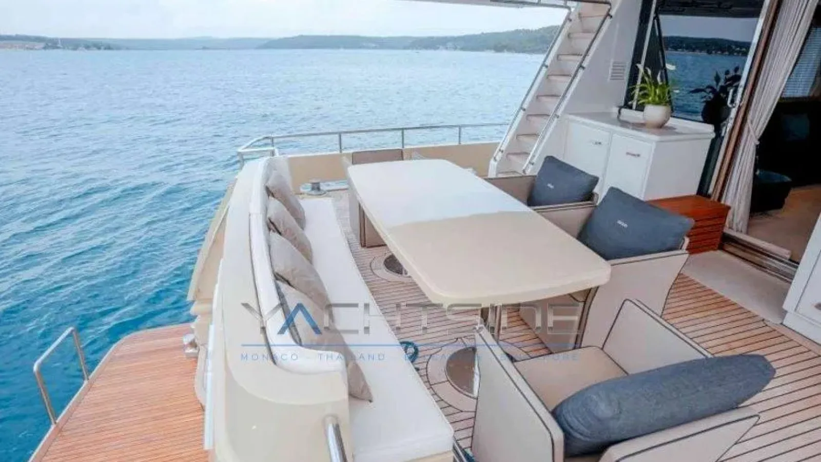 Oceanco80-LCRiviera_Conciergerie_de_Luxe-Yacht-Achat (10)