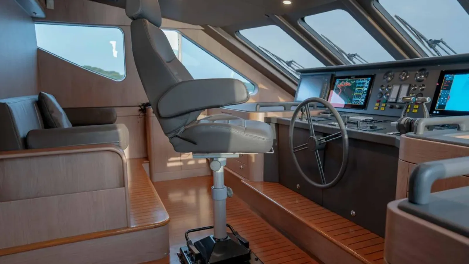 Oceanco80-LCRiviera_Conciergerie_de_Luxe-Yacht-Achat (14)