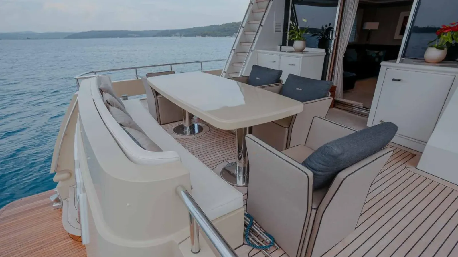 Oceanco80-LCRiviera_Conciergerie_de_Luxe-Yacht-Achat (5)