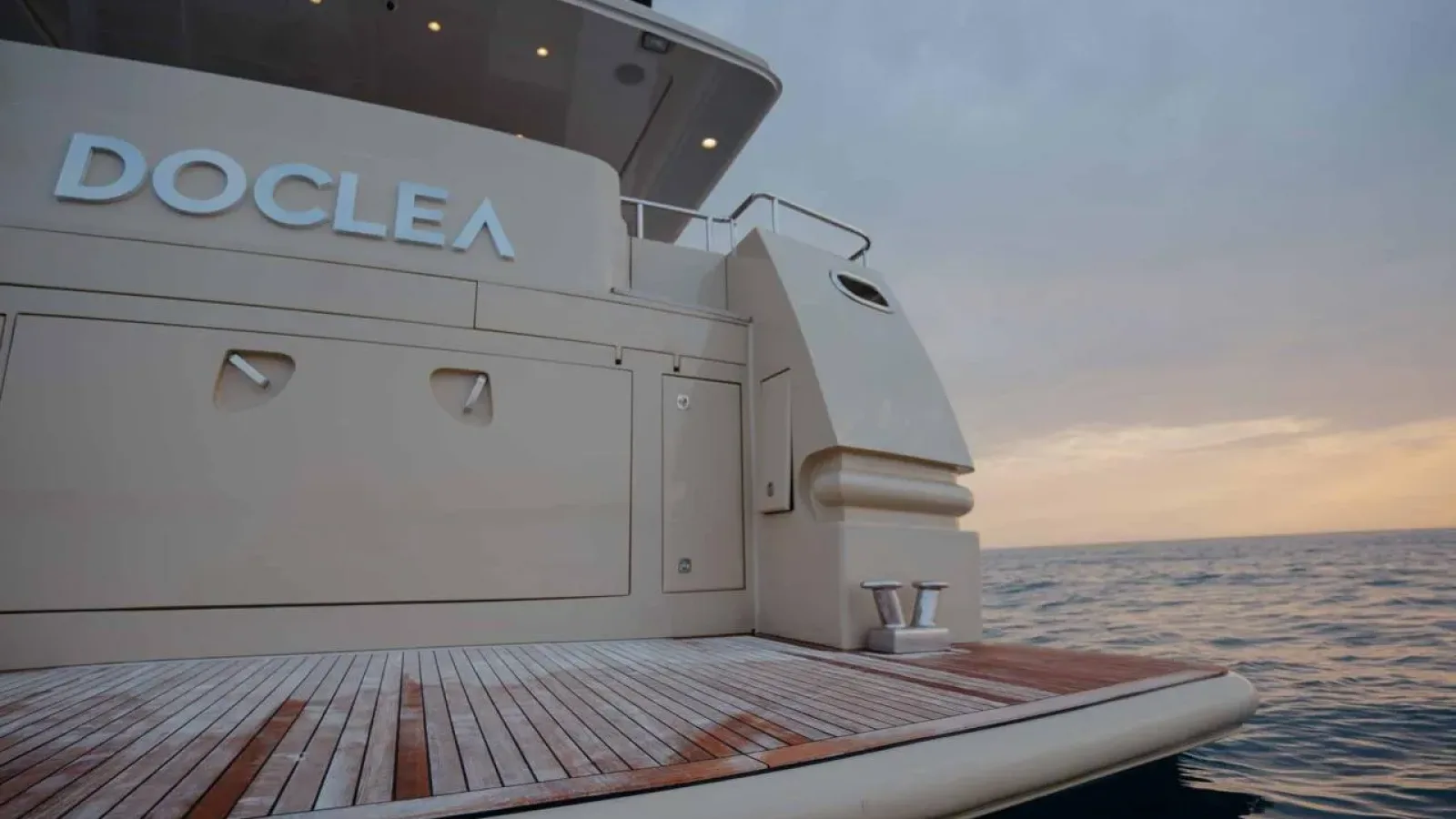 Oceanco80-LCRiviera_Conciergerie_de_Luxe-Yacht-Achat (7)