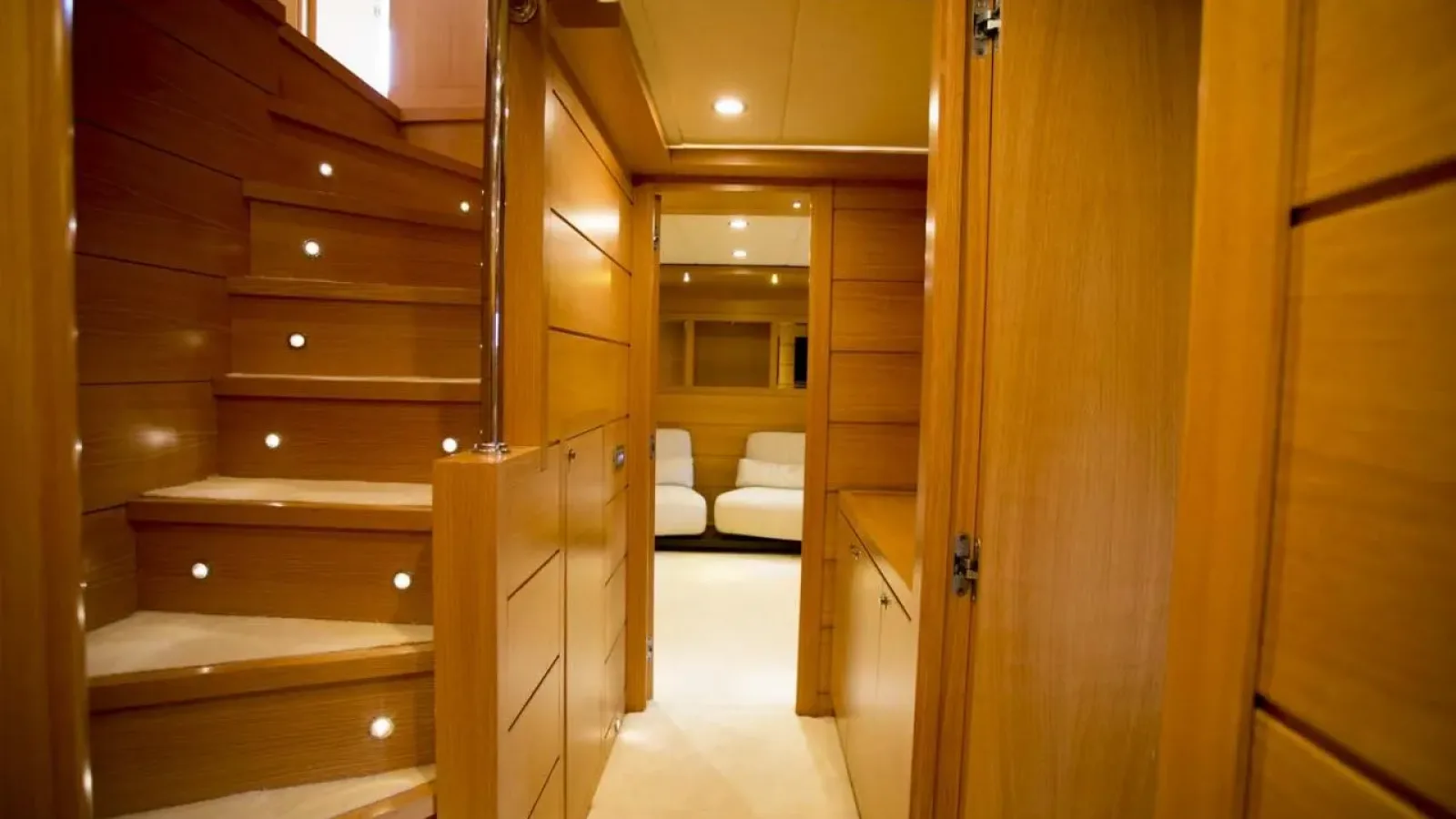 Panfeliss-LCRiviera_Conciergerie_de_Luxe-Yacht-Location (10)